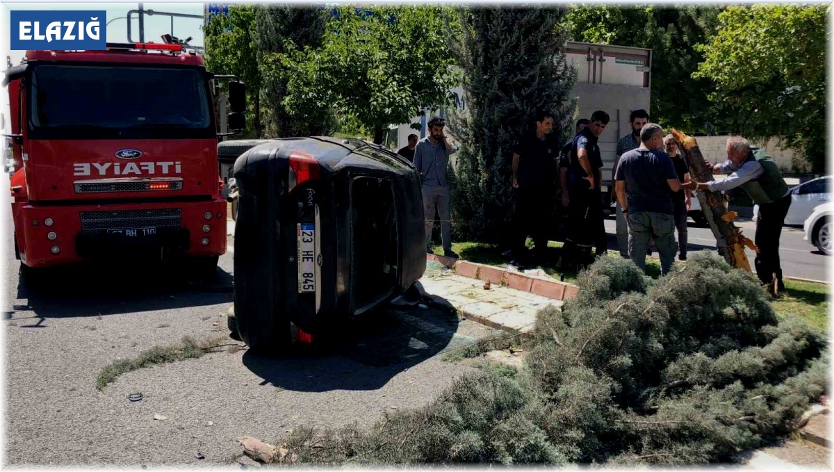 Elazığ'da trafik kazası: 3 yaralı