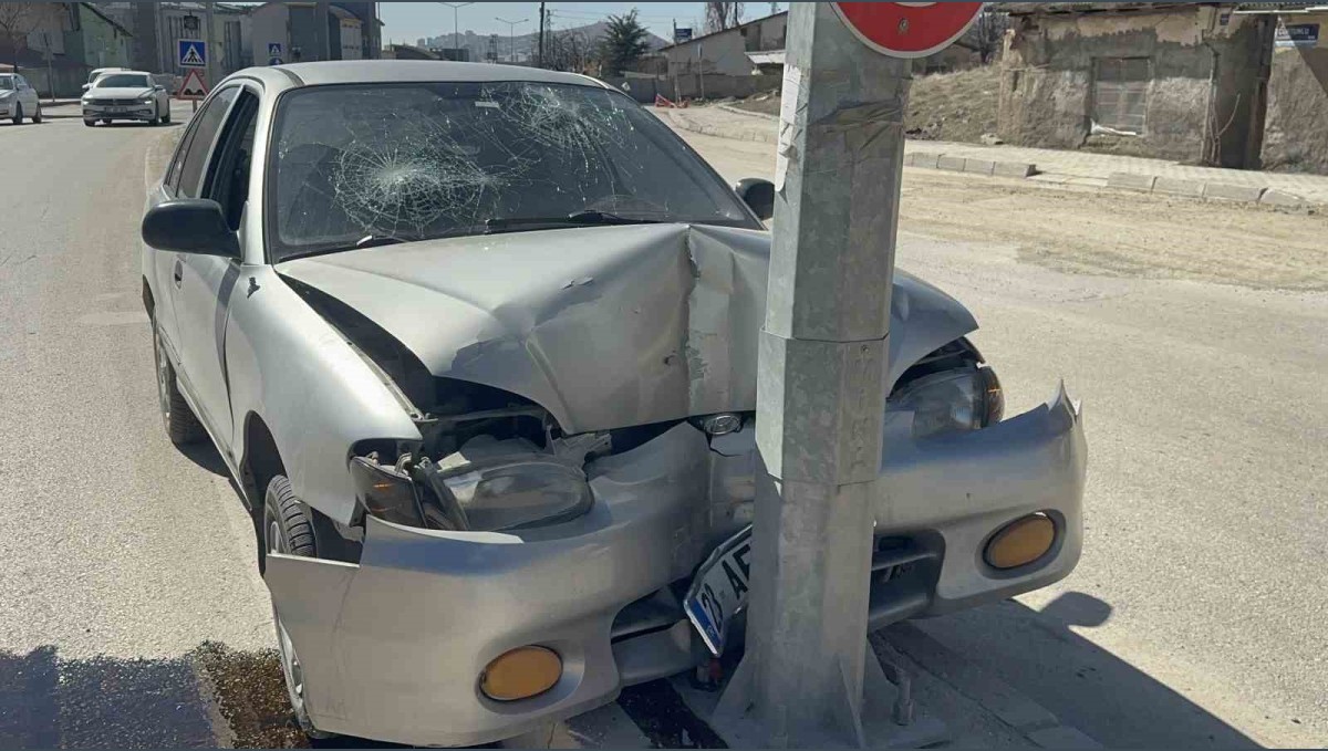 Elazığ'da trafik kazası: 3 yaralı