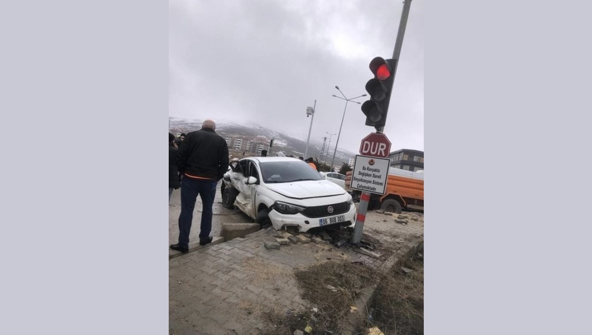 Elazığ'da trafik kazası: 5 yaralı