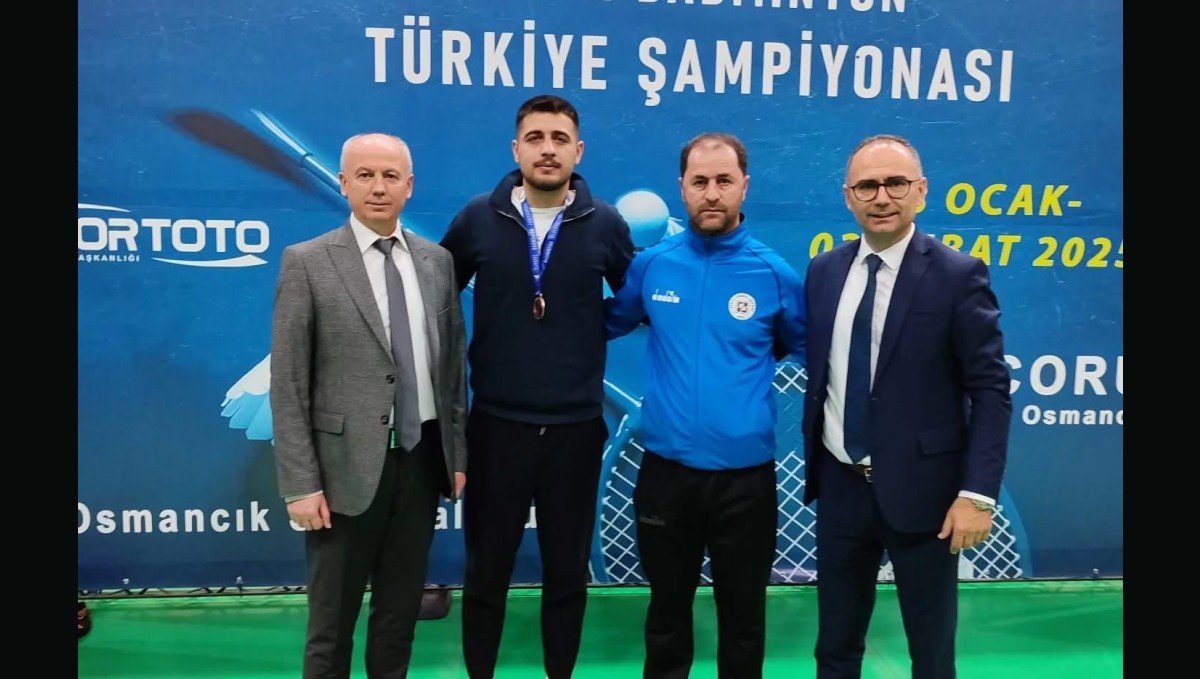 Elazığlı sporcu, badmintonda Türkiye üçüncüsü oldu