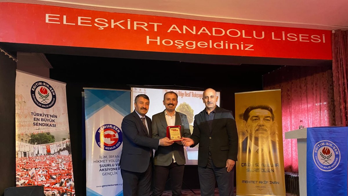 Eleşkirt’te “Bir Bilenle Bilge Nesil” Kitap Okuma Programına Yoğun İlgi