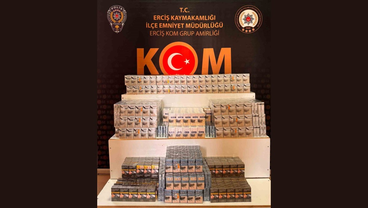 Erciş'te bin 700 paket gümrük kaçağı sigara ele geçirildi