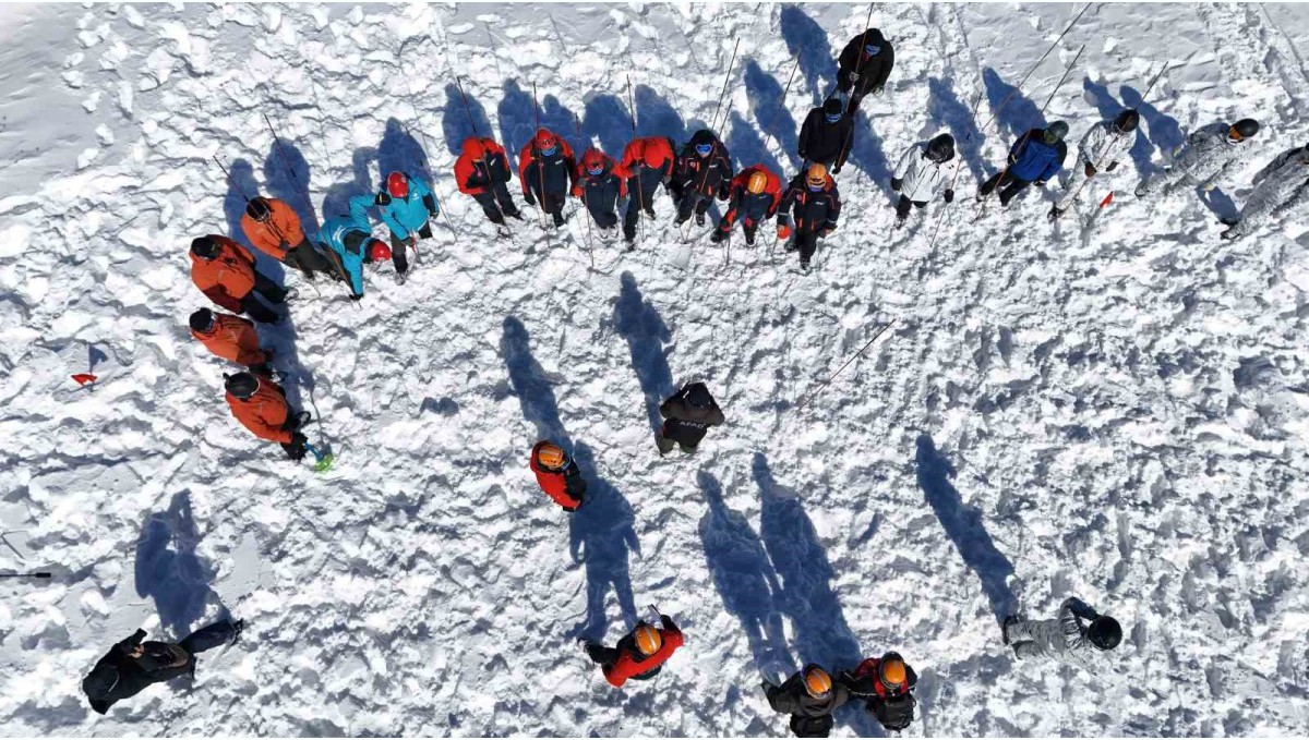 Ergan Kayak Merkezi'nde gerçeği aratmayan çığ tatbikatı