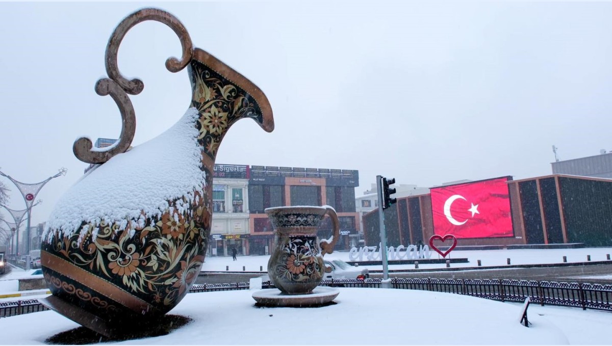 Erzincan beyaza büründü