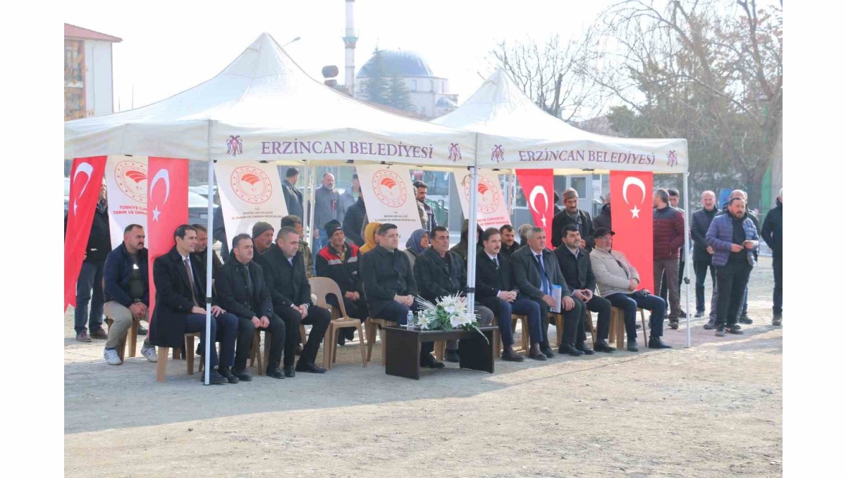 Erzincan'da 66 yetiştiriciye hayvan çadırı teslim edildi