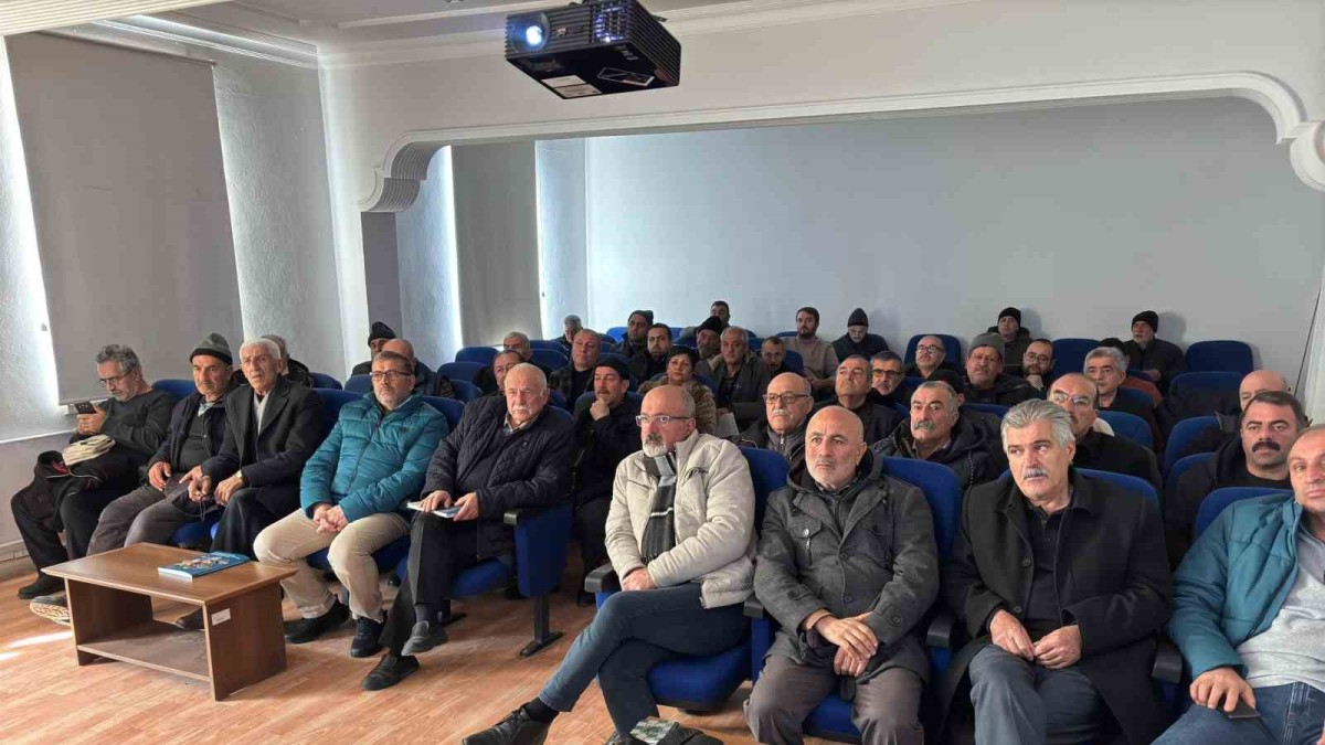 Erzincan'da budama eğitimleri başladı