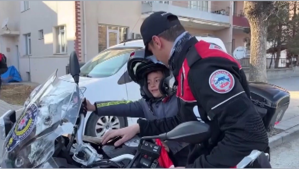 Erzincan'da çocuk yunus polisleriyle buluştu