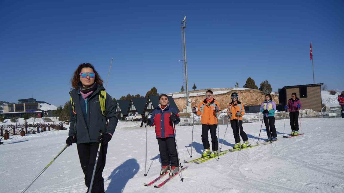 Erzincan'da "dağ kayağı" heyecanı