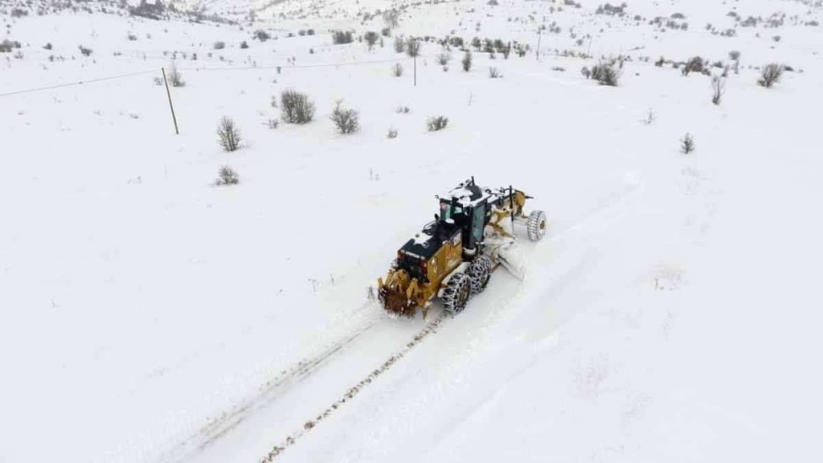 Erzincan'da kardan 37 köy yolu ulaşıma kapandı