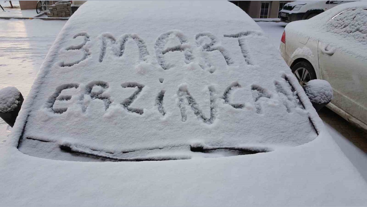 Erzincan güne karla uyandı