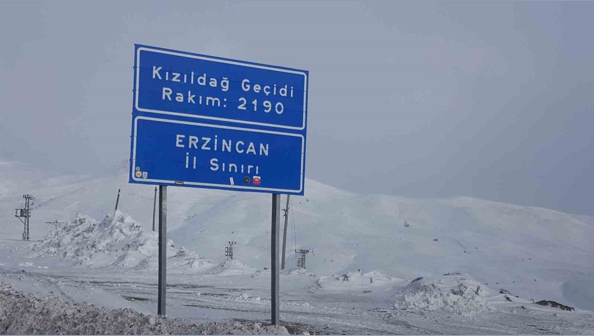 Erzincan'ın yüksek kesimlerinde kar ve sis etkili oluyor