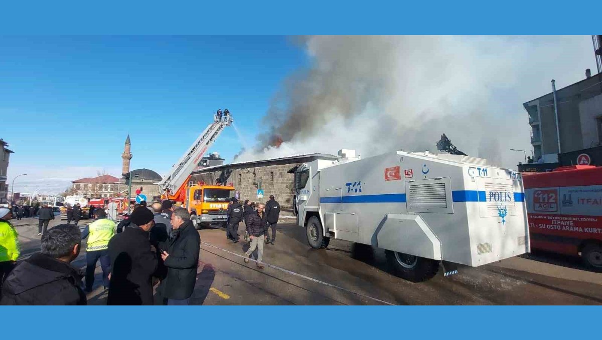 Erzurum'da tarihi binada çıkan yangın söndürüldü