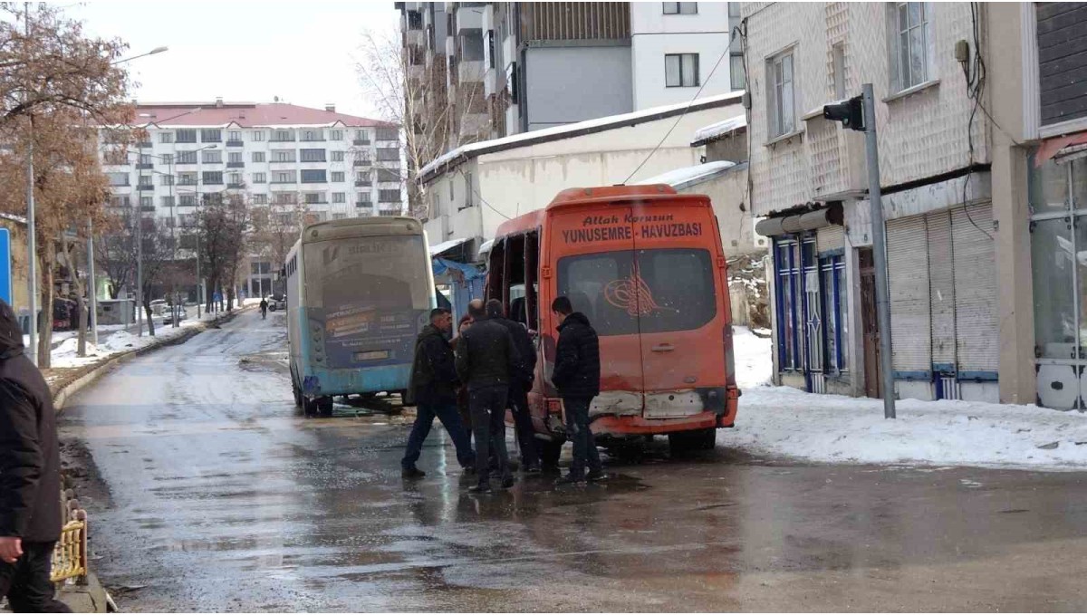 Erzurum'da trafik kazası; 4 yaralı