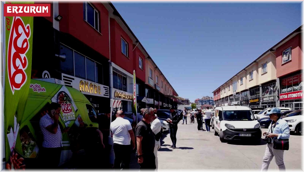 Erzurum'da Ücretsiz Açık Oto Pazarı'na yoğun ilgi