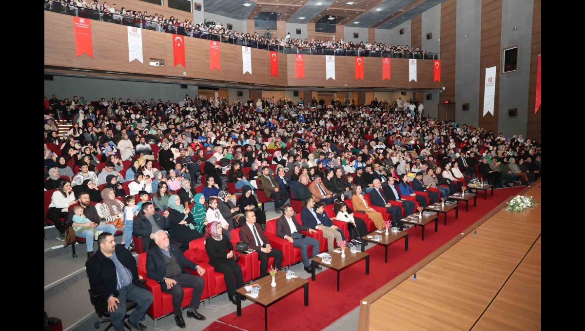 'Gençlik Merkezi Türk Müziği Korosu'ndan muhteşem konser