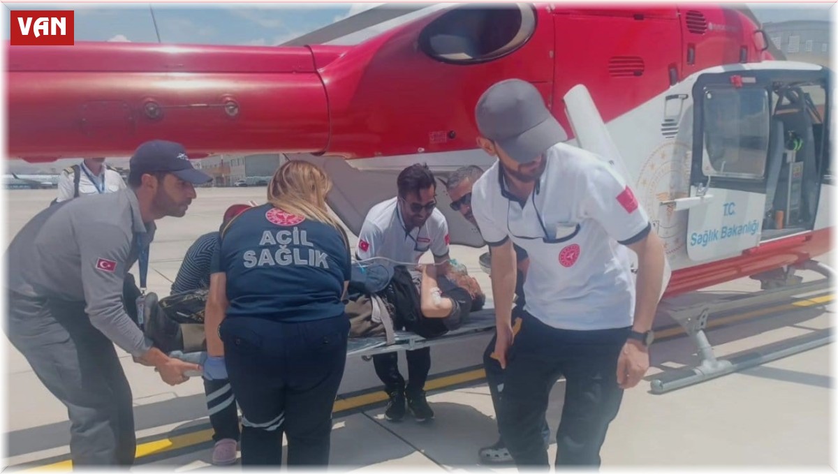 Göğüs ağrısı şikayeti olan hasta için helikopter ambulans havalandı
