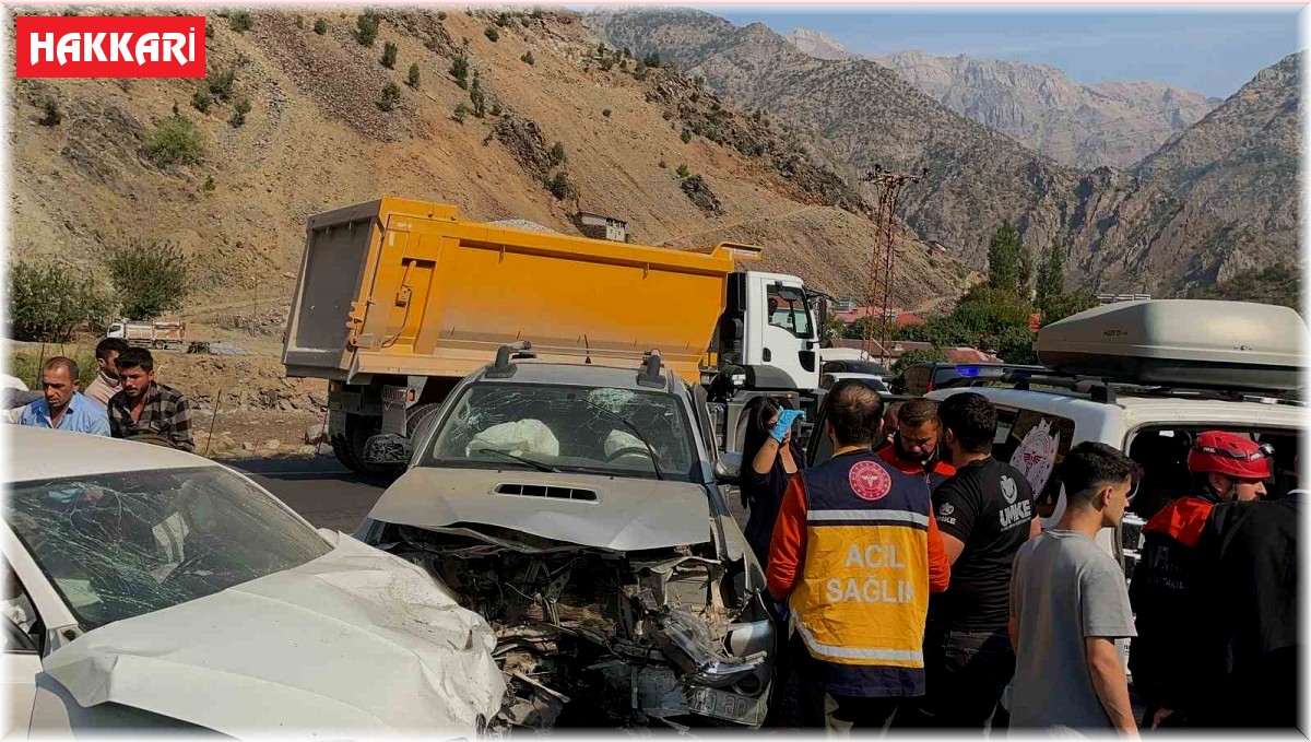 Hakkari-Çukurca kara yolunda kaza: 7 yaralı