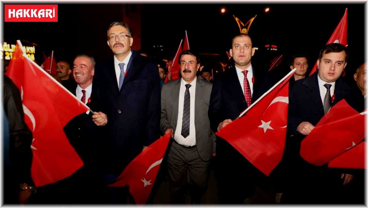 Hakkari'de 29 Ekim kortej yürüyüşüne yoğun ilgi