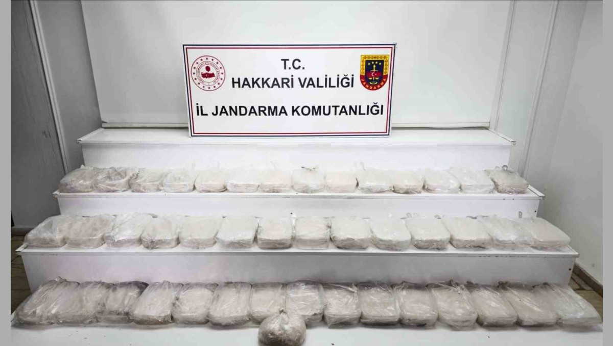 Hakkari'de 49 kilo metamfetamin ele geçirildi