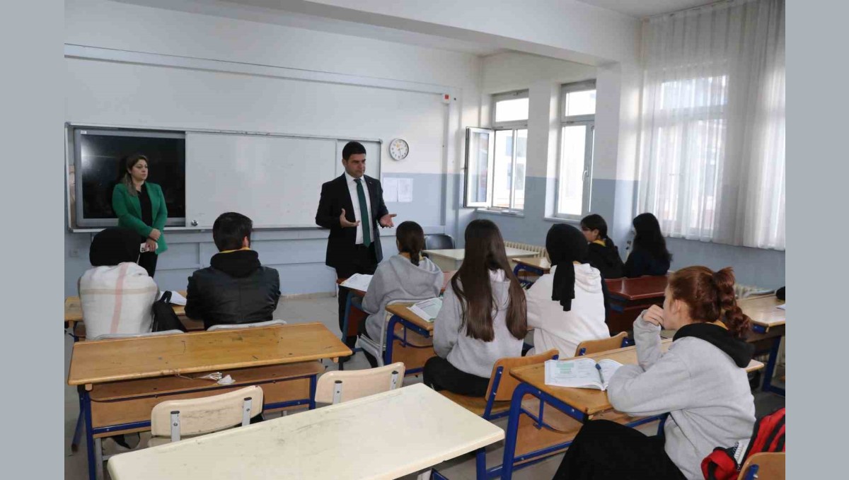 Hakkari'de 60 bin 882 öğrenci ders başı yaptı