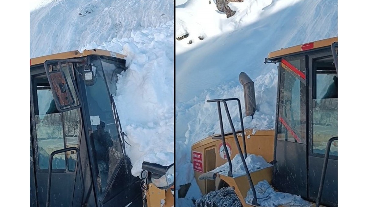 Hakkari'de iş makinesinin üzerine çığ düştü: Operatör yara almadan kurtuldu