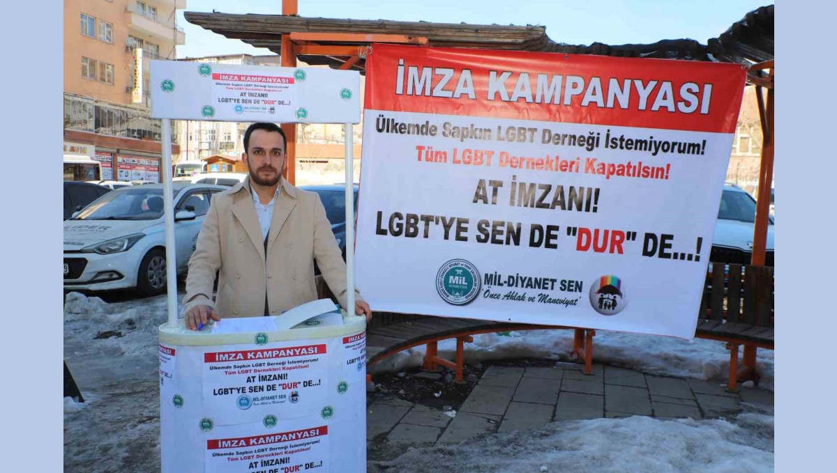 Hakkari'de LGBT kapatılsın imza kampanyası