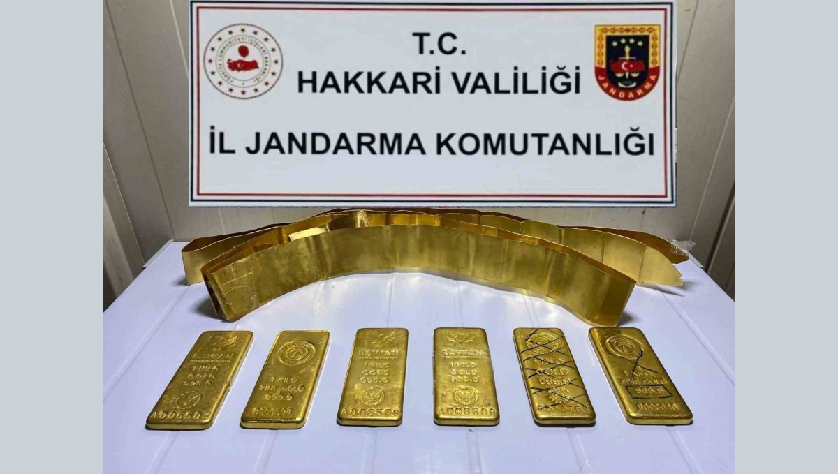 Hakkâri'de piyasa değeri yaklaşık 27 milyon 200 bin TL olan 8 kilo külçe altın ele geçirildi