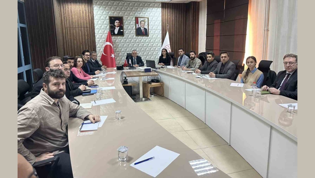 Hakkari'de yapılan ve planlanan sağlık hizmetleri değerlendirildi