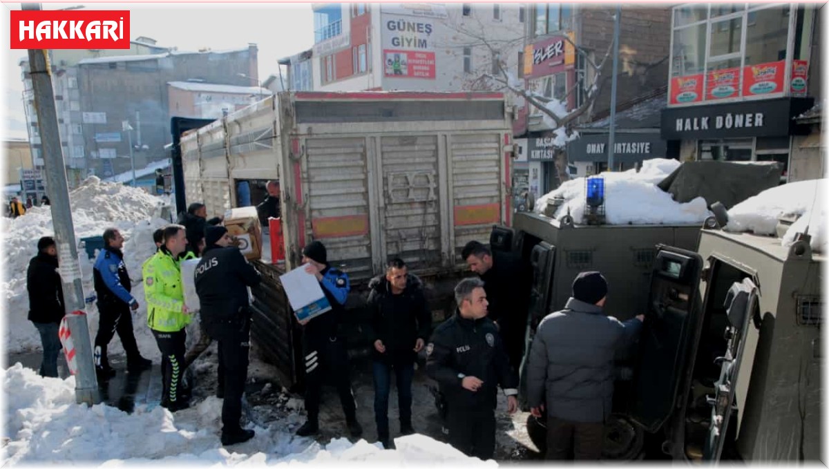 Hakkari polisi halkla tek yürek oldu