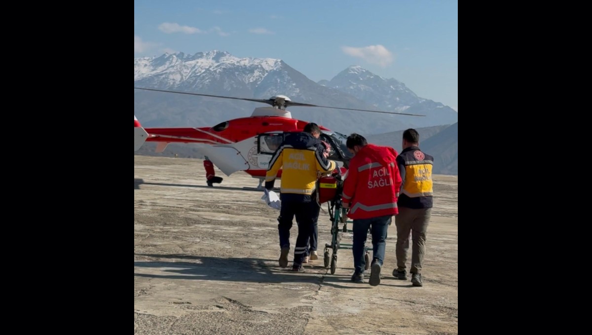 Helikopter ambulans Melisa bebek için havalandı