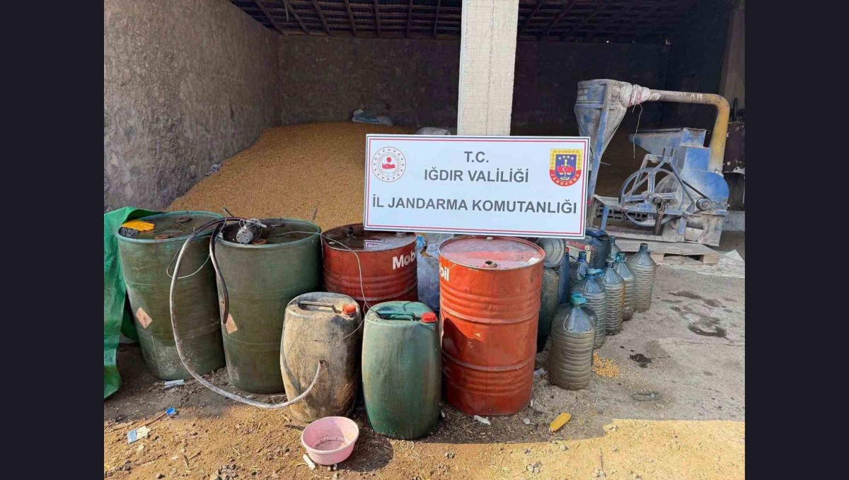 Iğdır'da 3 bin 200 litre kaçak akaryakıt ele geçirildi