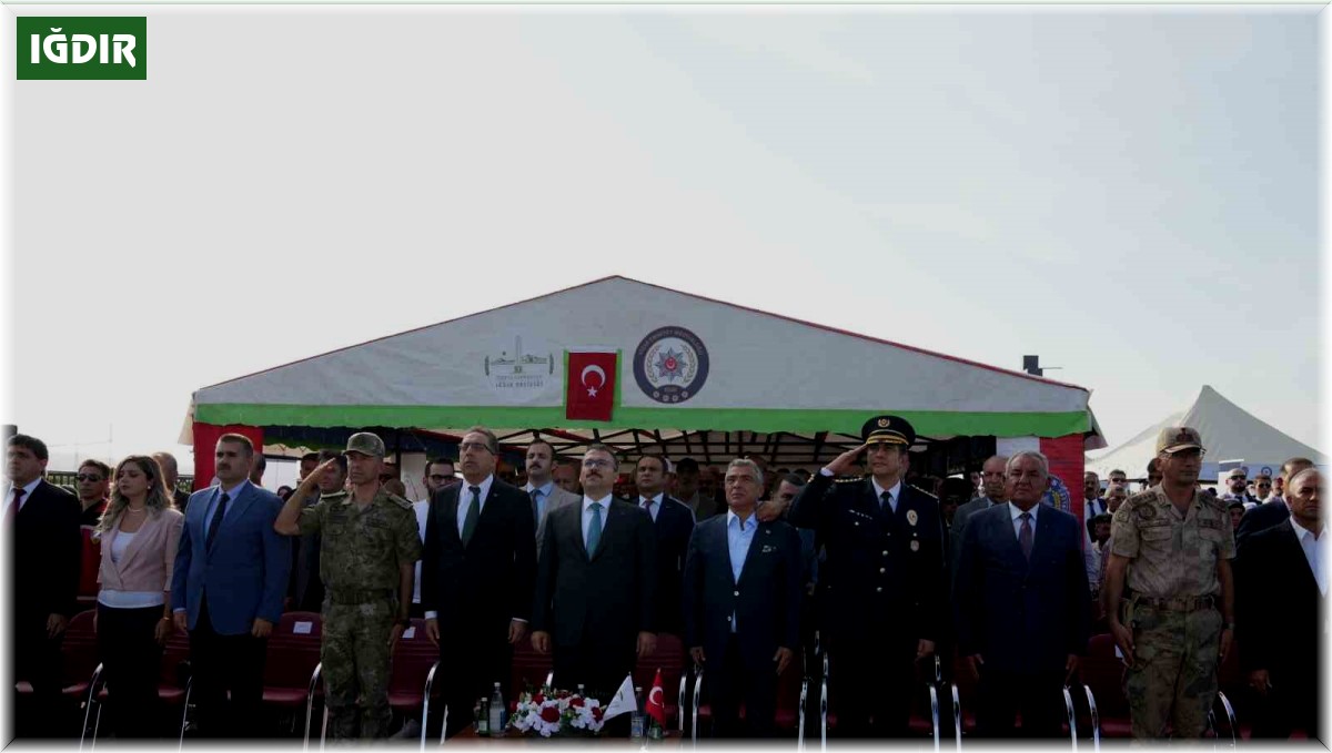 Iğdır'da hain saldırıda hayatını kaybeden şehitler için yapılan anıt törenle açıldı