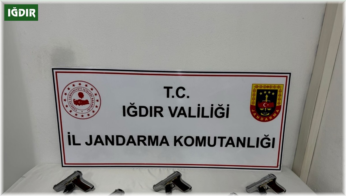 Iğdır'daki kaçakçılık operasyonunda 6 tabanca ele geçirildi