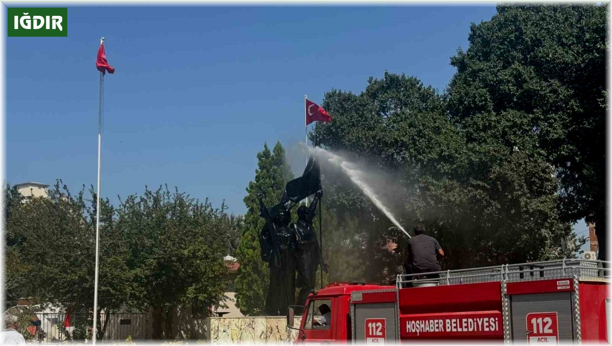 Iğdır Valiliği, 30 Ağustos Zafer Bayramı hazırlıklarında DEM'li belediyenin itfaiye araçlarını kullanmadı