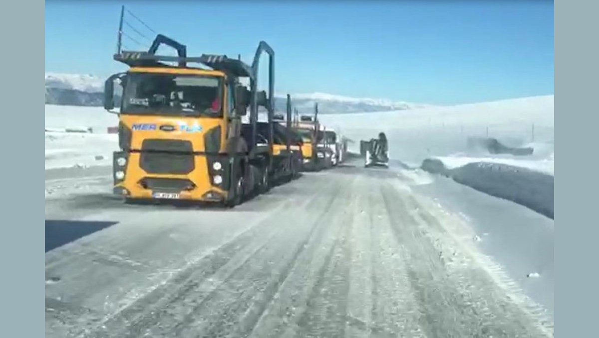 Ilgar dağı geçidinde tır kuyruğu