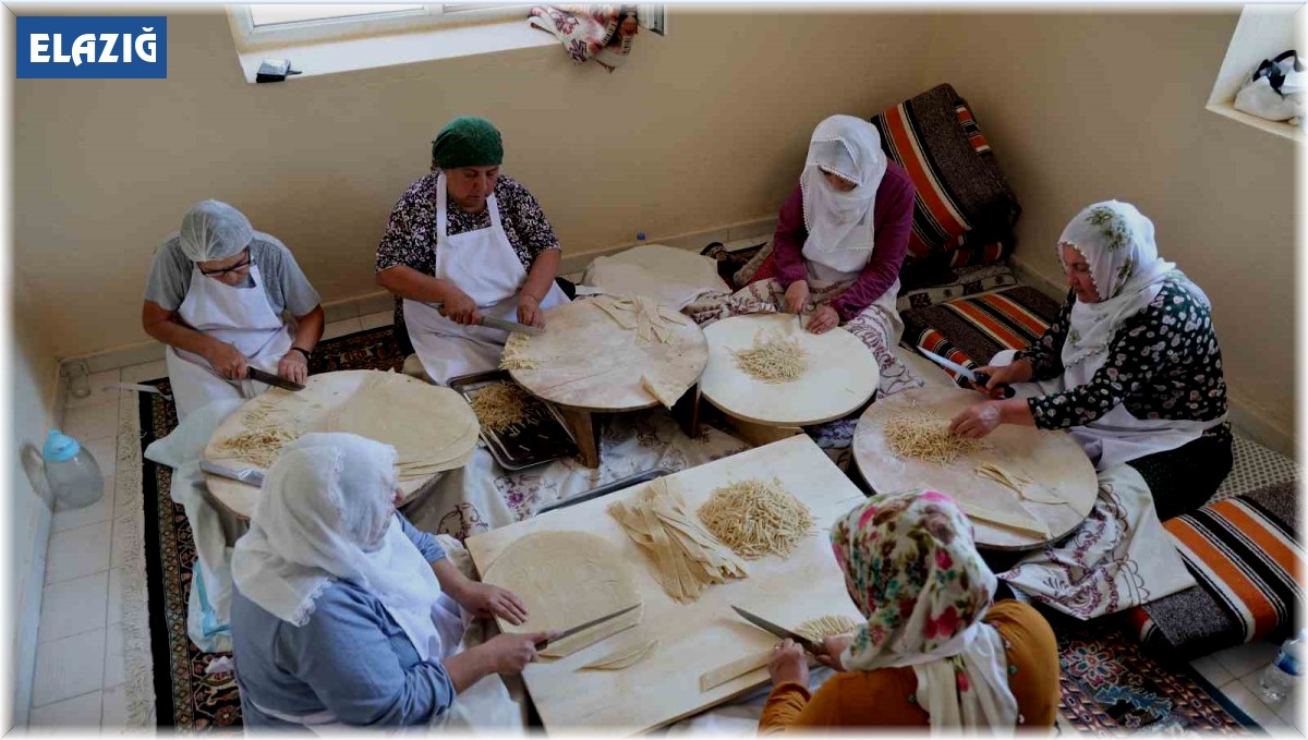 Kadınlar kurdukları kooperatifte hem sosyalleşiyor hem de ekonomilerine katkı sağlıyor