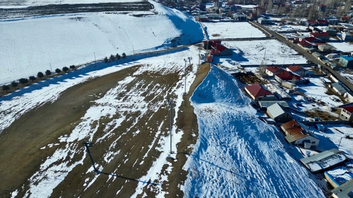 Kar eksikliği Küpkıran Kayak Merkezi'nde sezonu erteledi