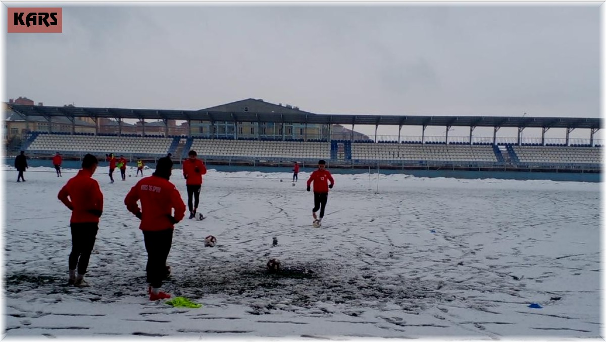 Kars 36 Spor Artvin Çoruh karşılaşması hazırlıklarını sürdürüyor