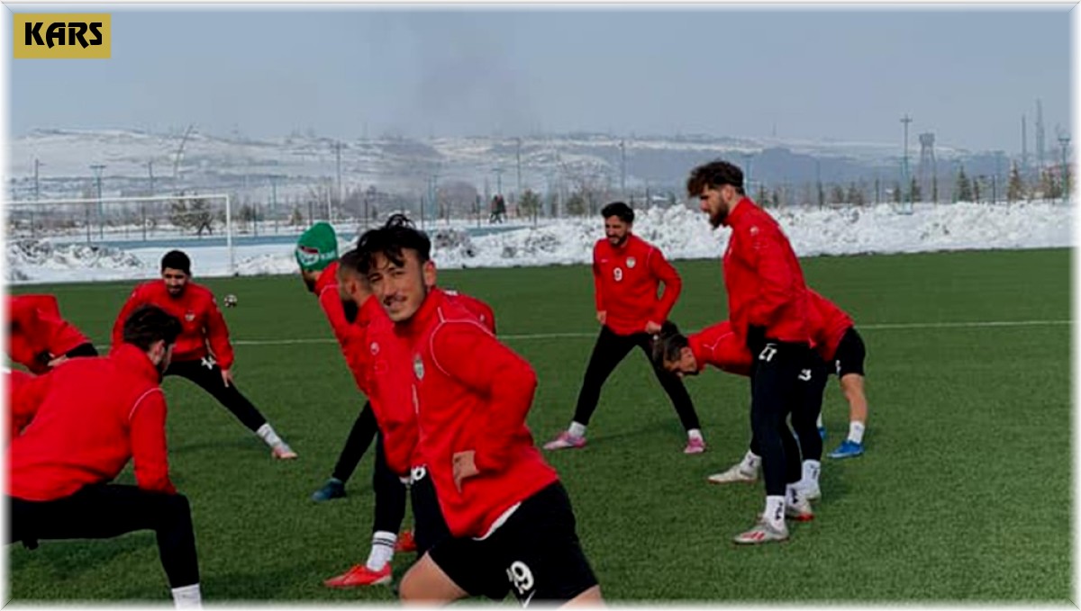 Kars 36 Spor Erzurum İdmanocağı Spor hazırlıklarını sürdürüyor