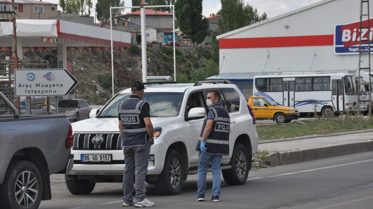 Kars'ta polisten bayram sonrası uygulama