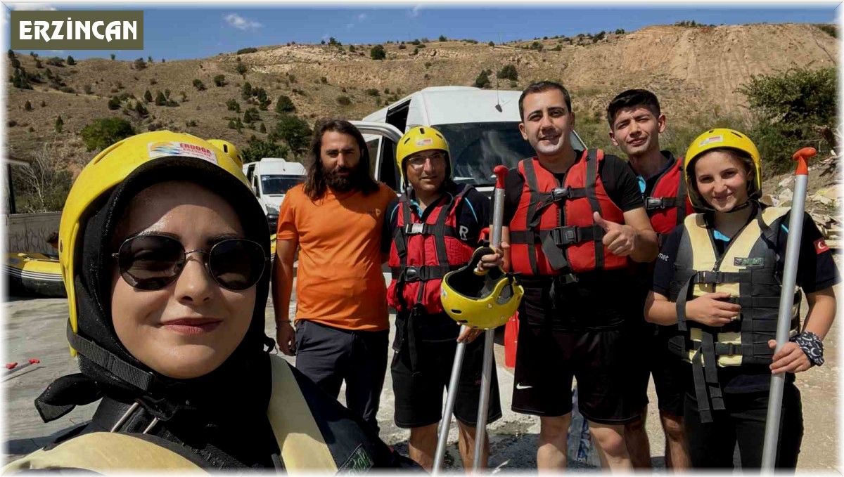 Kavurucu sıcaklarda rafting yaparak serinlediler