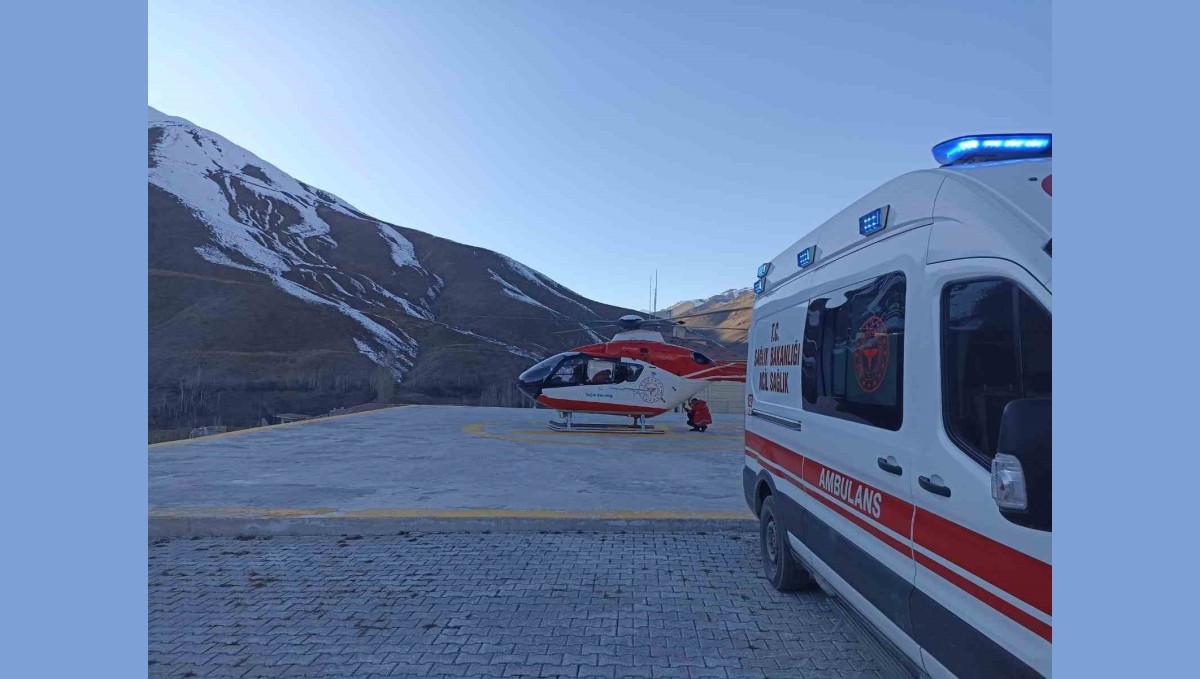 KOAH hastası ambulans helikopterle Van'a sevk edildi