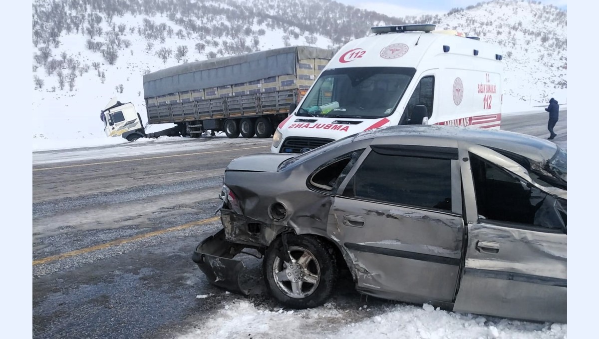 Malatya-Adıyaman yolunda trafik kazası: 2 yaralı