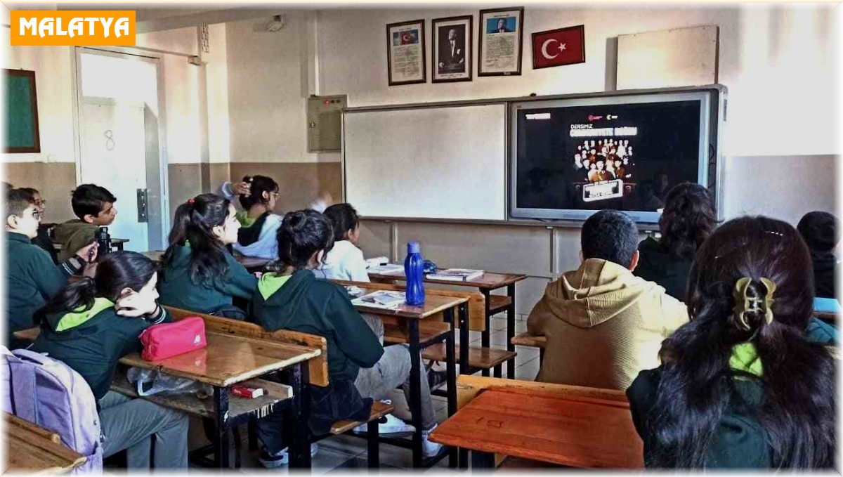 Malatya'da 'Dersimiz Cumhuriyete Doğru' filmi öğrencilere gösterildi