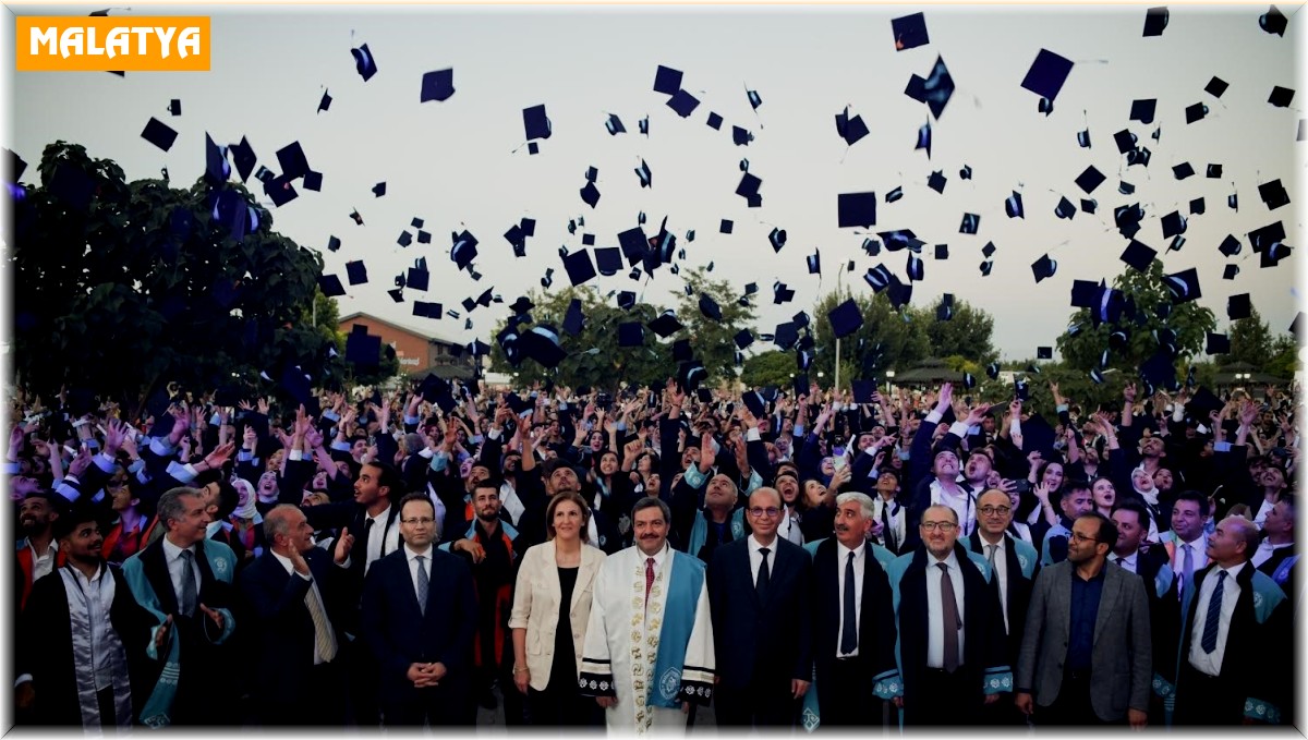 Malatya Turgut Özal Üniversitesi'nde mezuniyet heyecanı