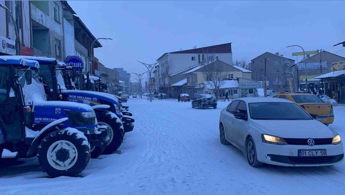 Malazgirt'te dondurucu soğuklar