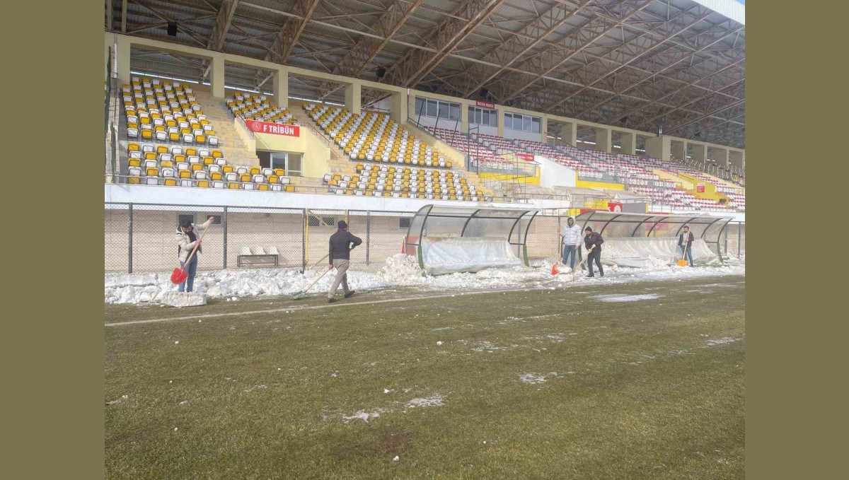 Muş Şehir stadyumu maça hazır