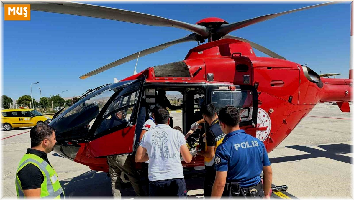 Muş'ta ambulans helikopter 3 yaşındaki hasta için havalandı