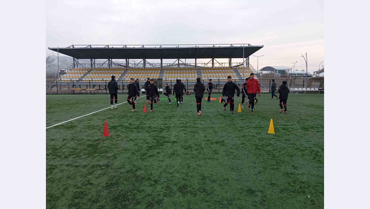 Muş'ta futbol kurslarına yoğun ilgi: Geleceğin yetenekleri yetişiyor