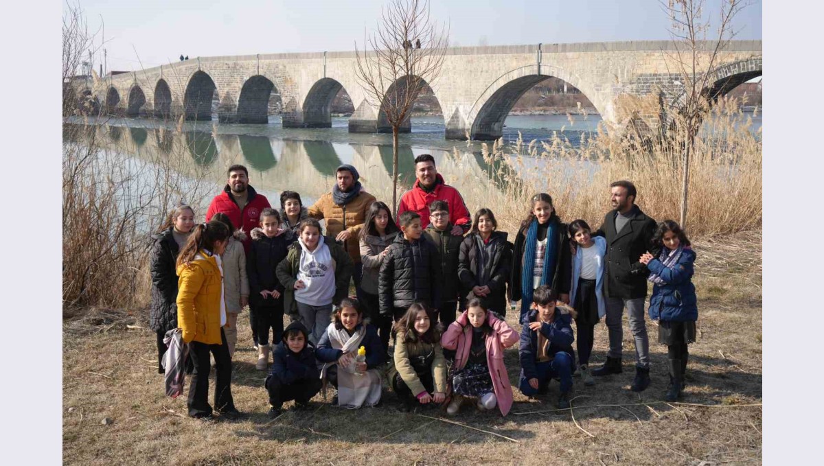 Muş'ta öğrenciler için kültür gezisi düzenlendi